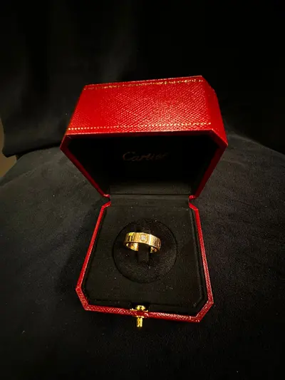 Inel Cartier Love din aur 18K cu diamant
