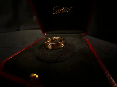 Inel Cartier Love din aur 18K cu diamant 4
