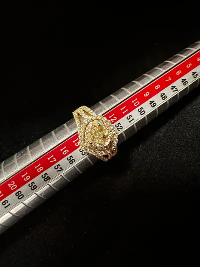 Inel aur galben 18K cu diamant central + diamante naturale (VVS) – certificat gemologic 4