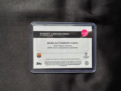 Cartonaș de colecție cu Robert Lewandowski Editie Limitata 2